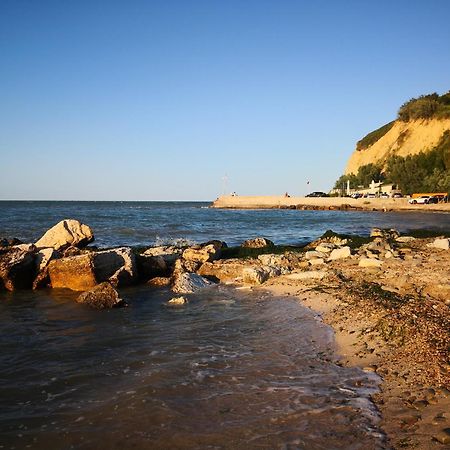 Residence Baia Vallugola Castel di Mezzo ภายนอก รูปภาพ