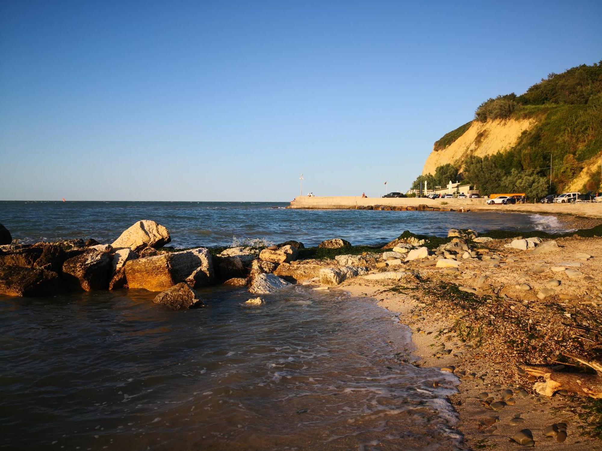 Residence Baia Vallugola Castel di Mezzo ภายนอก รูปภาพ
